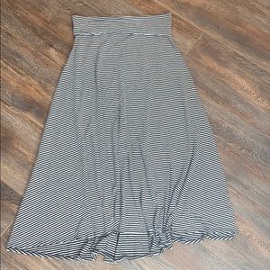 LuLaRoe Maxi Skirt M